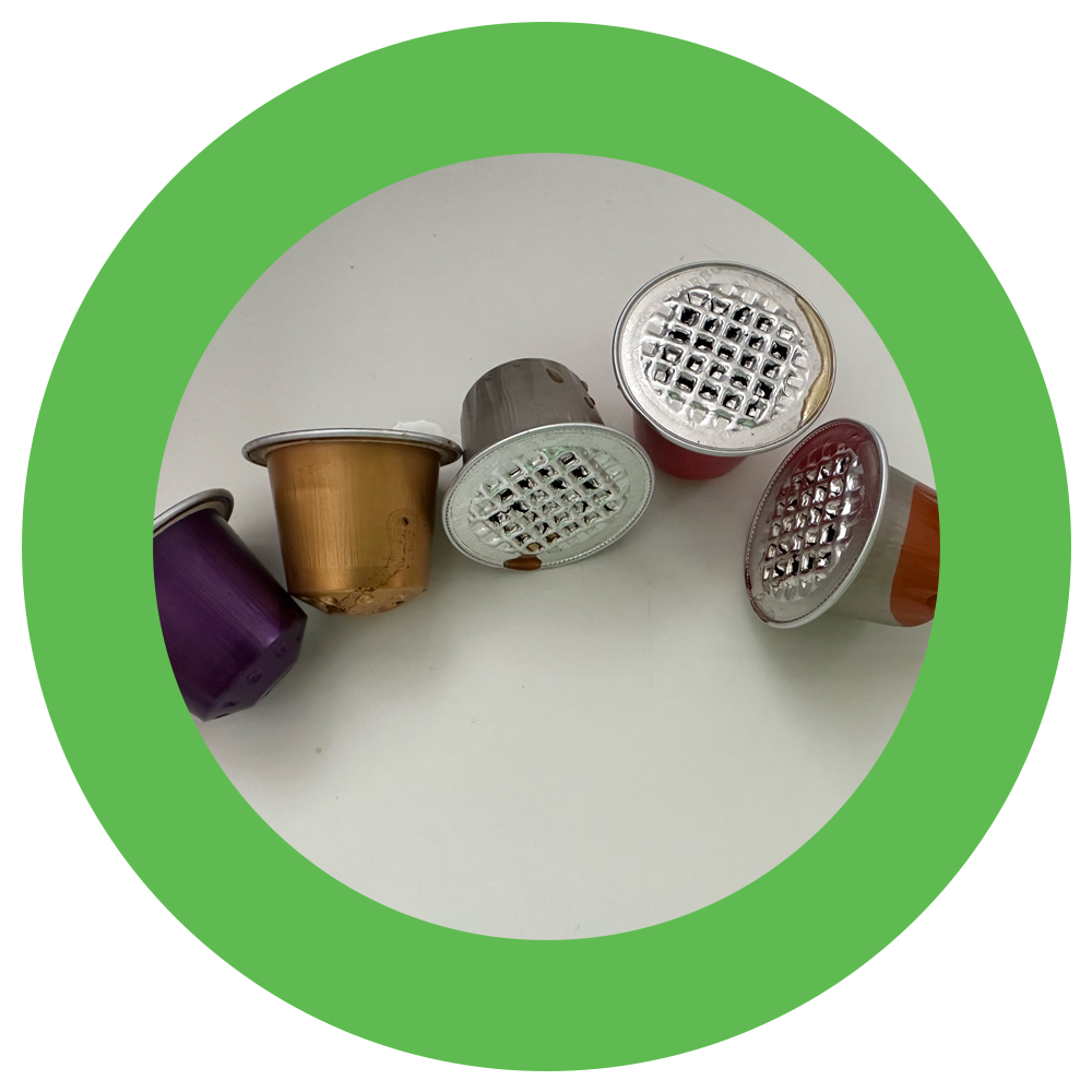 Neupotřebitelny stavební kovový materiál