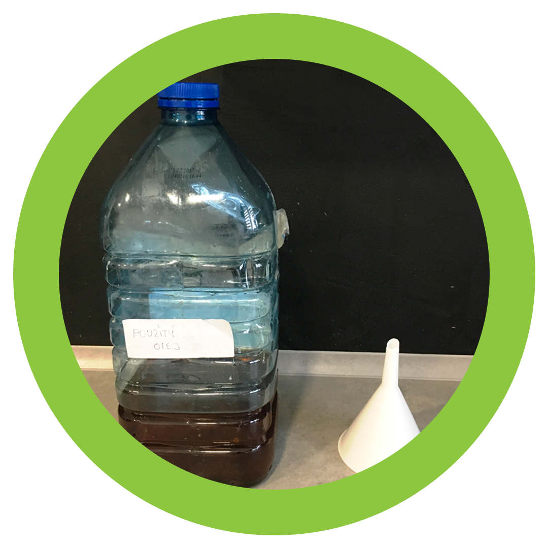Vychladlý olej do PET lahve